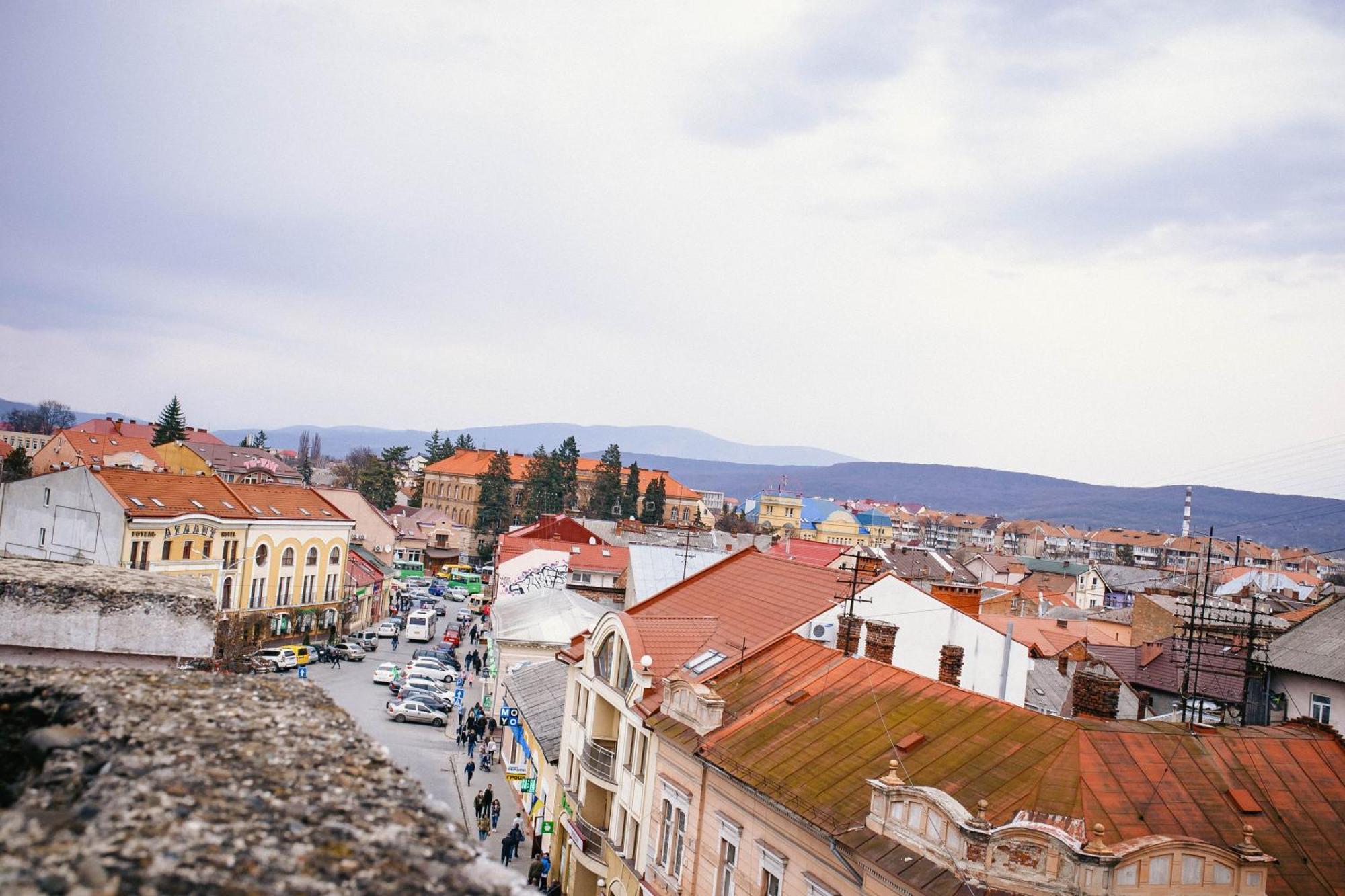 Апартаменты Historical Center Ужгород Экстерьер фото